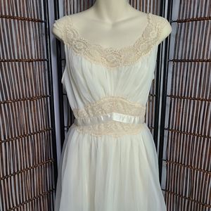 Vintage princess nighygown Vanity Fair